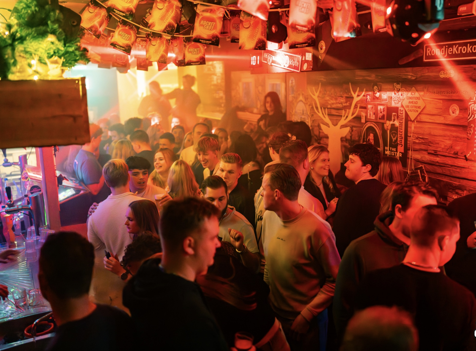 Feestcafe te koop