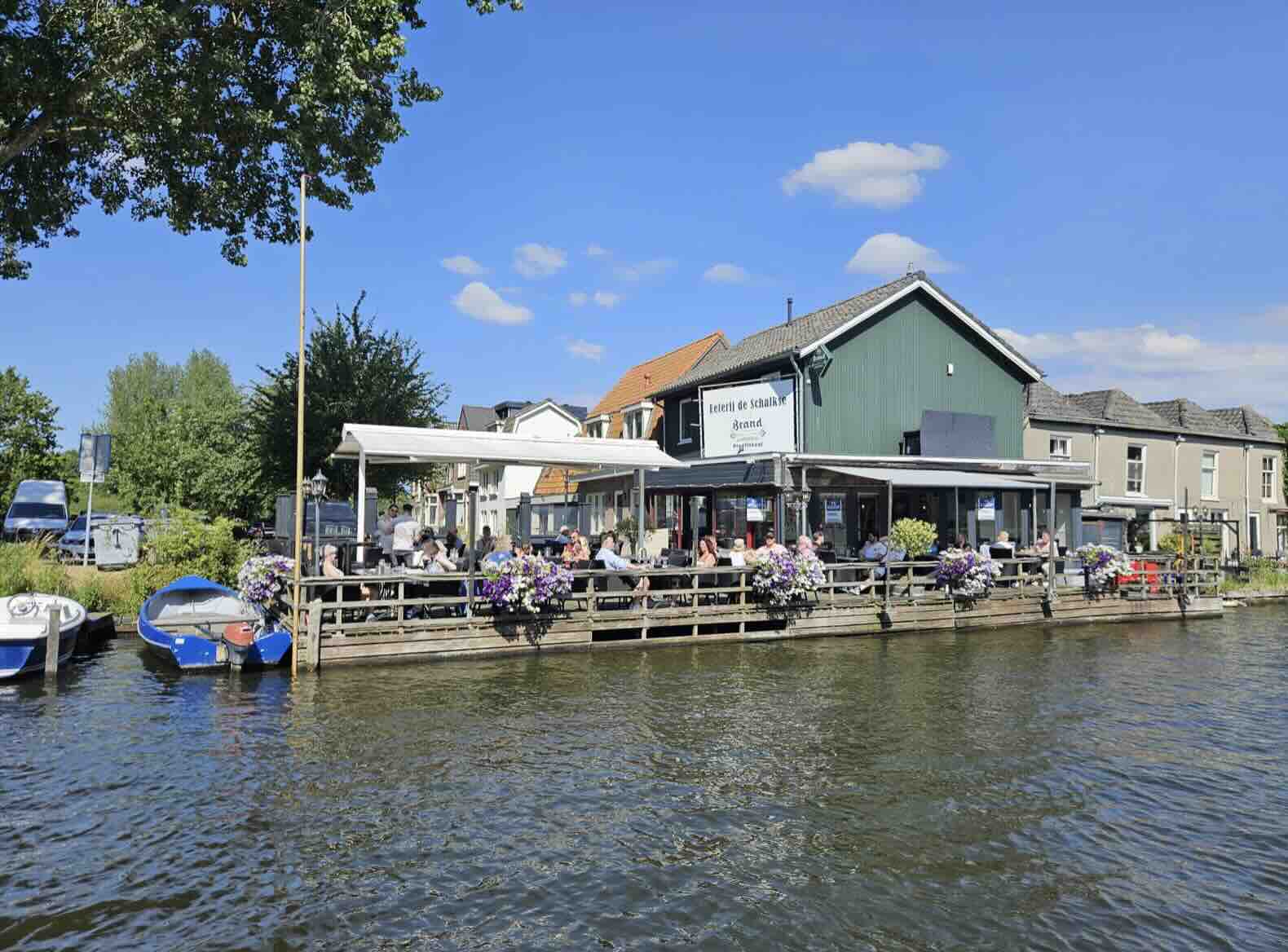 Te huur casco horecapand ligging aan de Vecht te Weesp onder de rook van Amsterdam