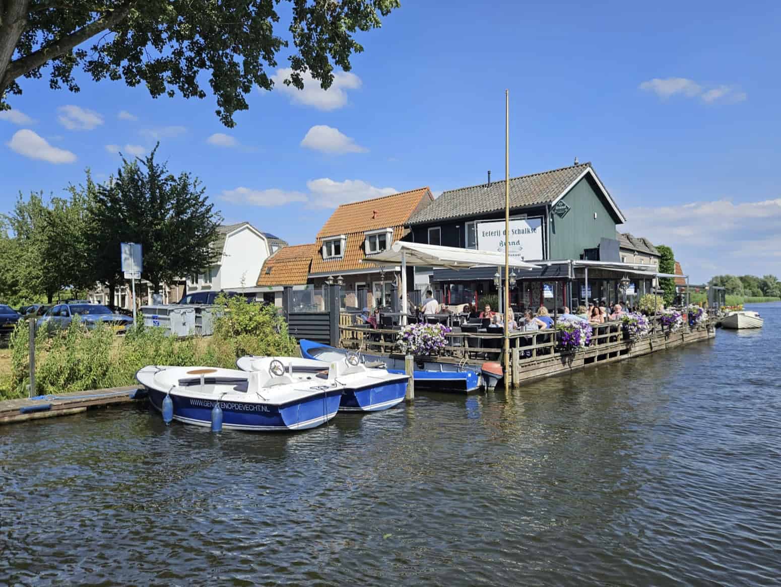 Te huur casco horecapand ligging aan de Vecht te Weesp onder de rook van Amsterdam