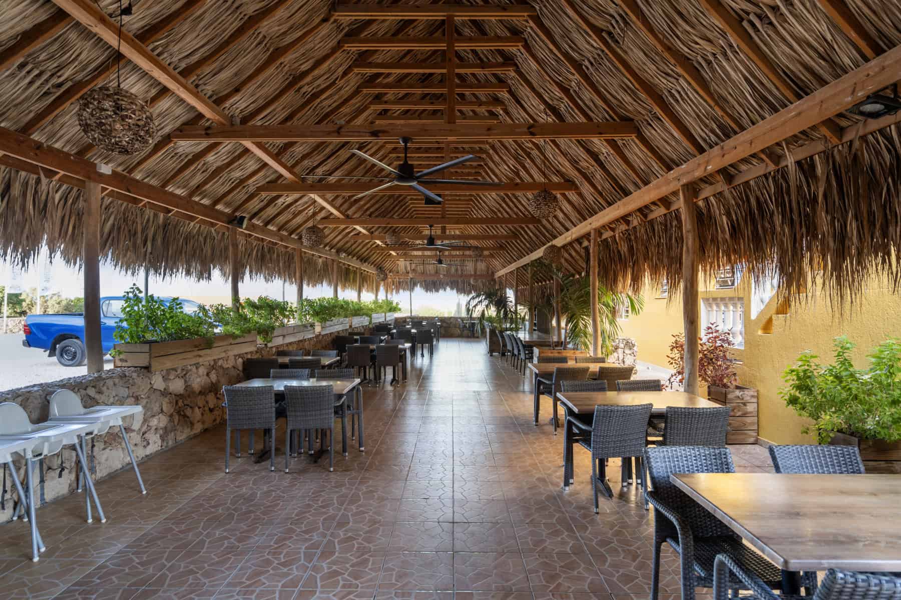 Te koop Bonaire resort boutique appartementen met zwembaden