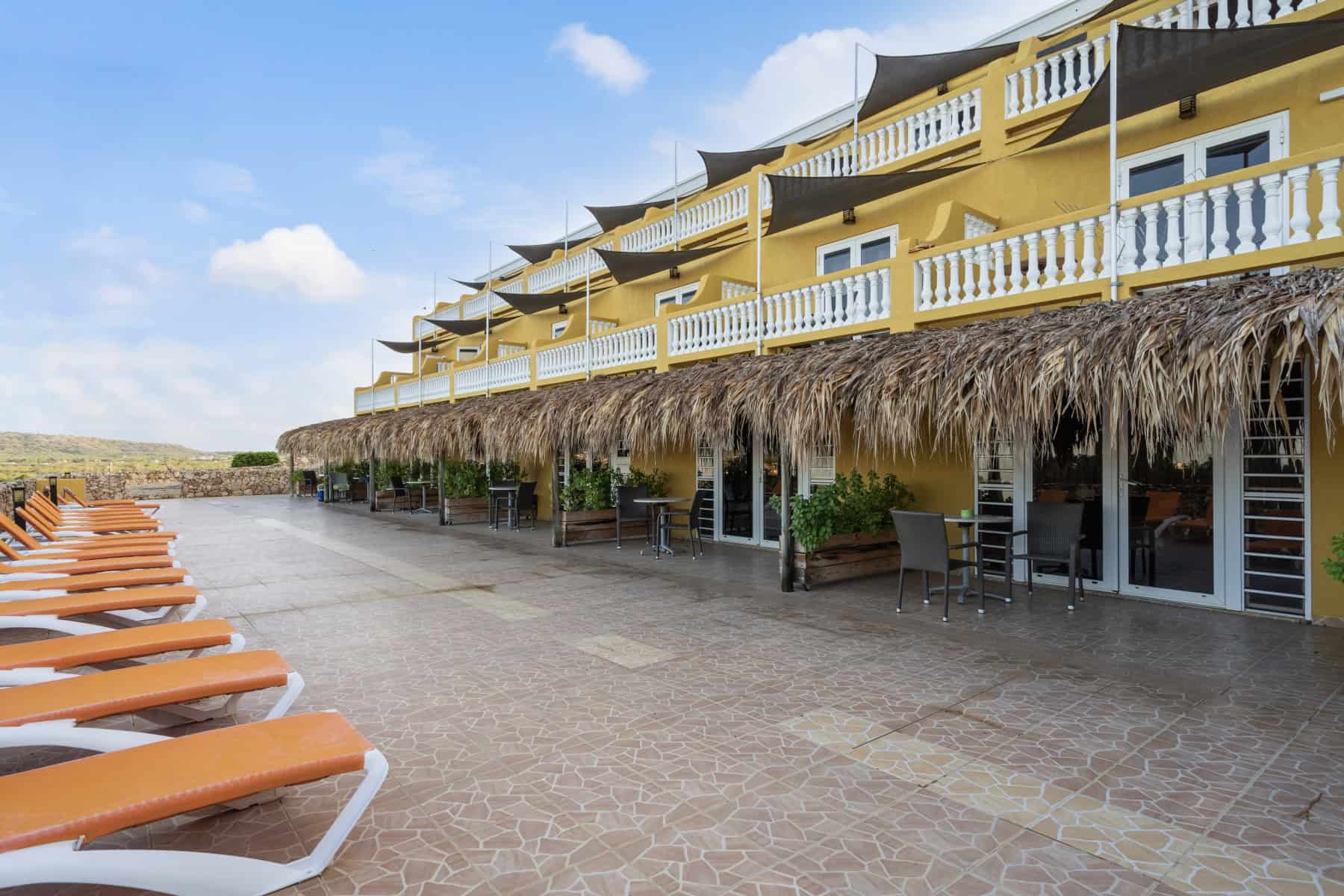 Te koop Bonaire resort boutique appartementen met zwembaden