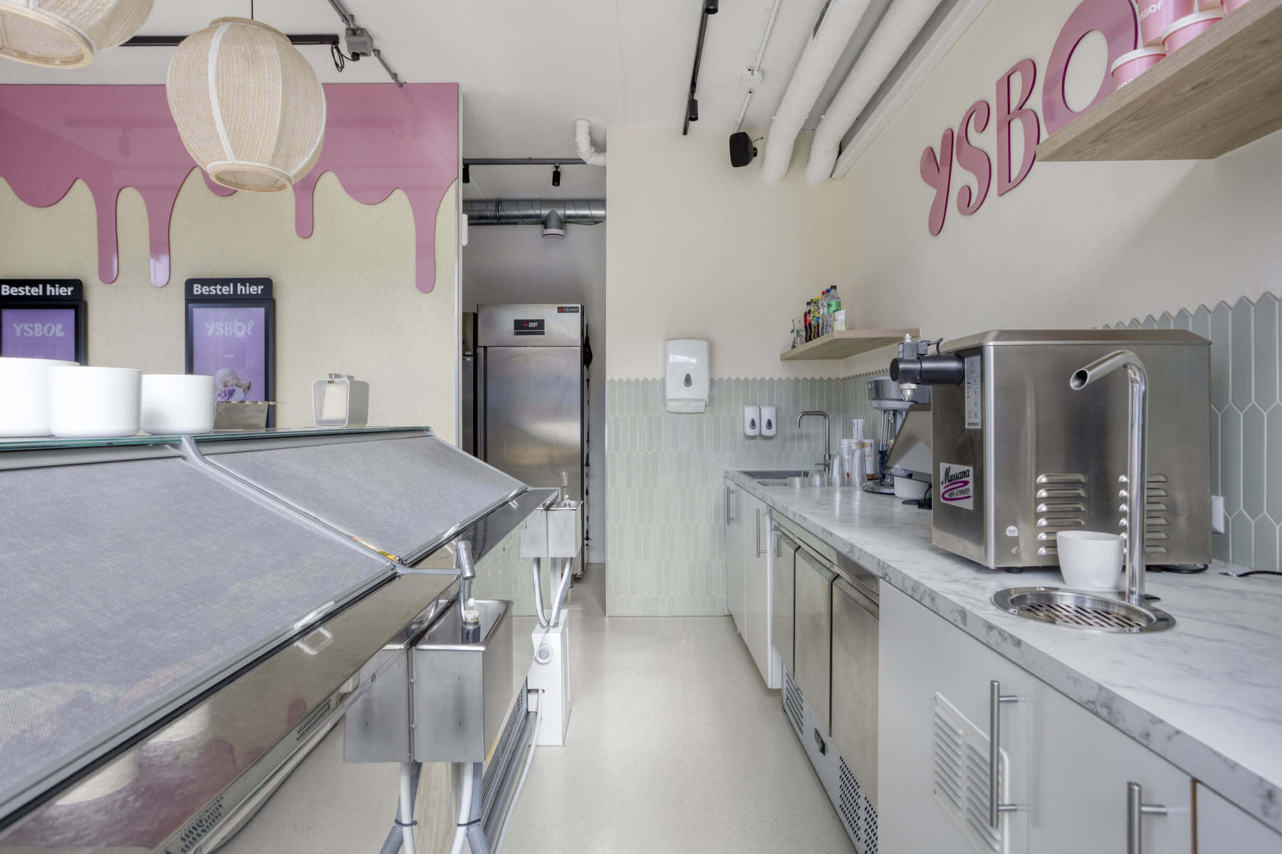 Ter overname IJssalon Bollenstreek op super locatie