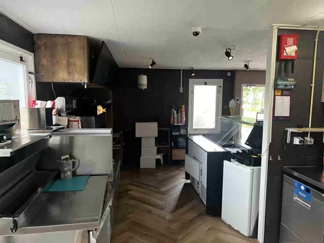 Te koop te huur cafetaria kiosk in Rozenbrug18 normaal